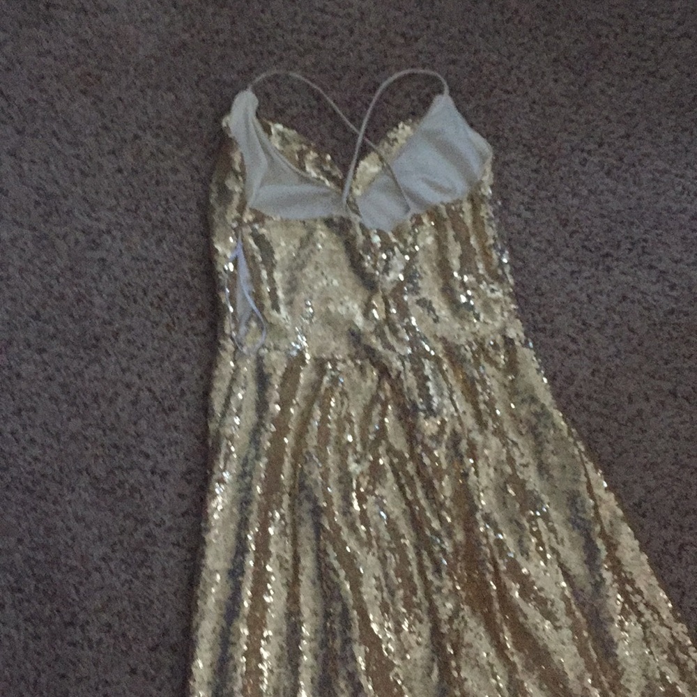 Dress - Picture 3 of 4